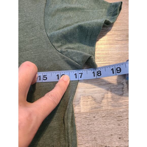 Shein small women's sage green graphic tee - Picture 5 of 6